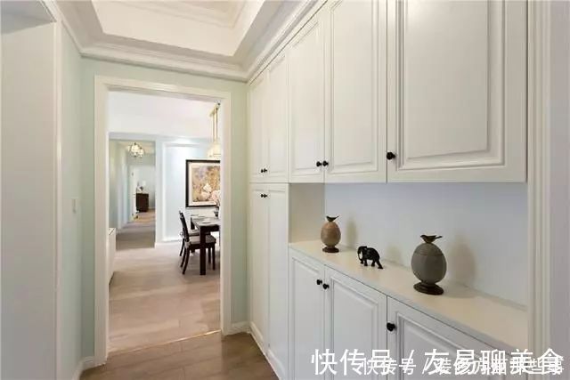 美式|简美式三室两厅,客厅厨房餐厅呈开放式，全屋时尚、敞亮、大气!