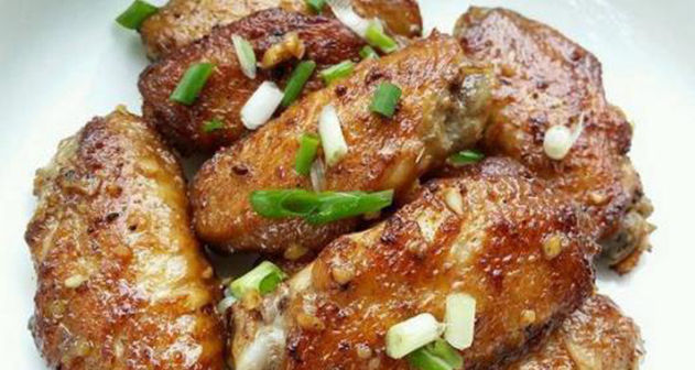 家味美食酱香鹌鹑蛋，鲜虾炒蛋，酸黄瓜炒肉片，孜然鸡翅的做法