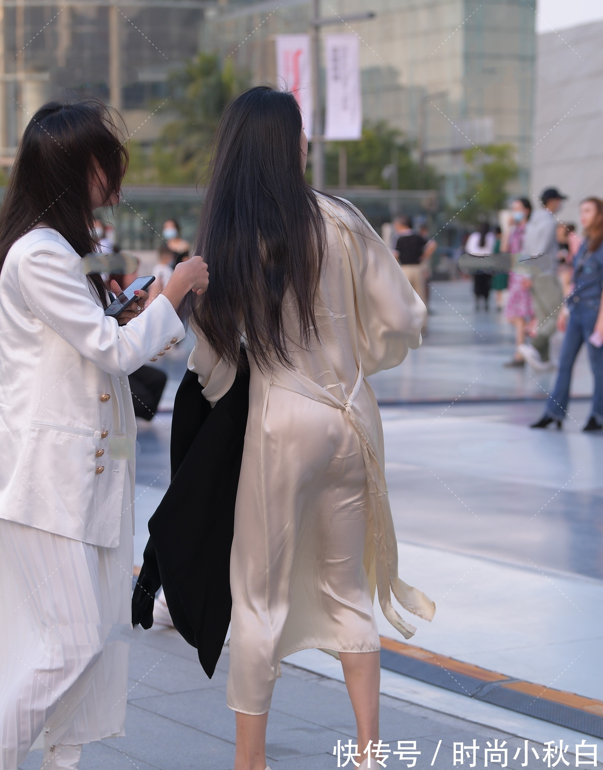 高跟鞋 绸缎面料连衣裙,华丽典雅,洒脱又时尚