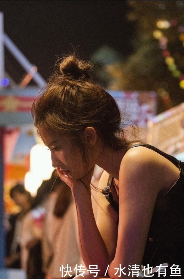 麻花辫|女人别再披头散发了,很显老!今年流行这5种发型,减龄显脸小