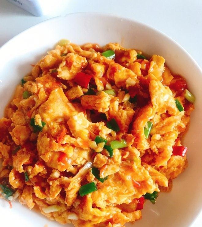 疫情严重不能出门在家吃什么？送您简单的鸡蛋菜谱，营养美味下饭