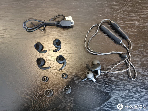 siri|HIK颈挂耳机开箱，轻奢尼龙线和海豚仿生音腔，夏天减肥靠它了！