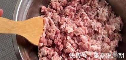 面包糠|一块五花肉,一碗糯米粉,试试这种特色做法,开胃又下饭