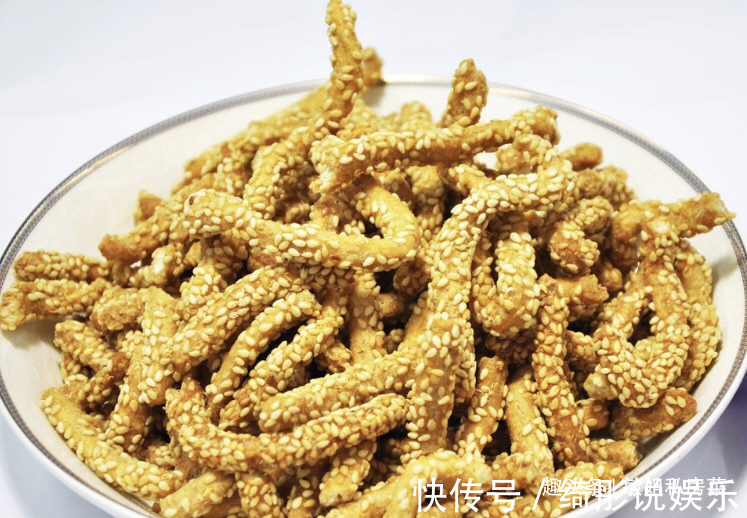 3个红薯，简单一揉，教你做芝麻条，酥脆香甜，比卖的香，太好吃