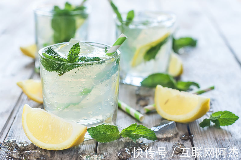 肥胖|喝水也能减肥，可是你知道该如何正确的摄入吗？来看看喝水该怎样喝才能减肥！