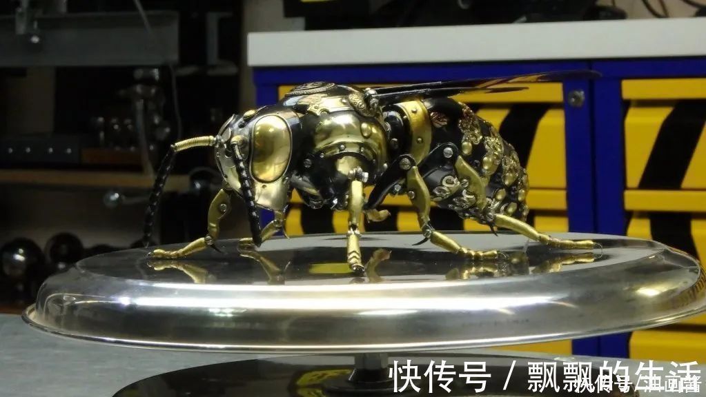 雕塑家$雕塑家收集废铁,打造朋克风金属动物,制作过程和作品都非常酷