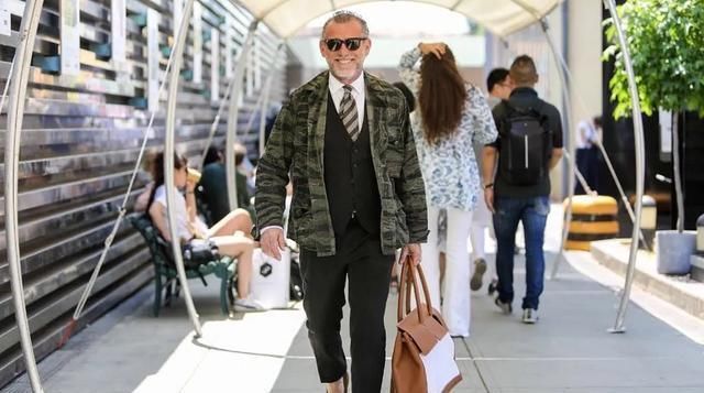 包袋品牌那么多,为什么只有它能征服所有挑剔有品绅男