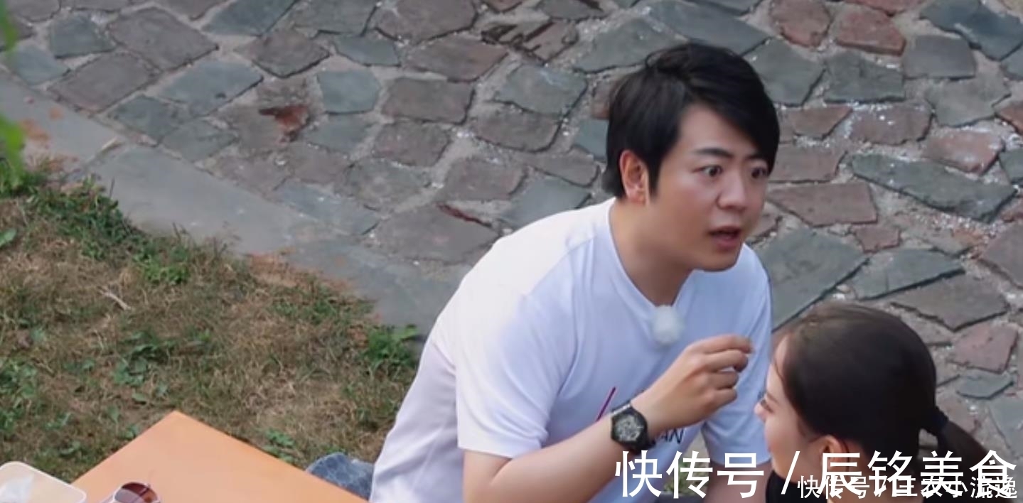 素质|郎朗去陈意涵家做客狂吃毛豆，有谁注意到他把壳扔哪？素质是装不出的