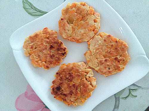 10分钟搞定早餐红薯饼，不蒸不油炸，香甜软糯，出锅都抢着吃