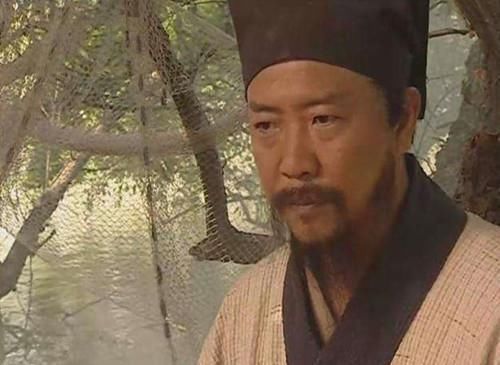  投入|“狗头军师”吴用，为何弃?晁盖于不顾，转而投入宋江麾下？