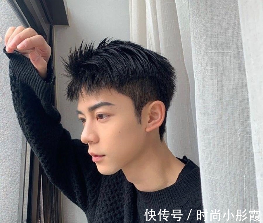 剪短 年轻人去理发店只会说“两边剪短”?2021备受欢迎的男士发型