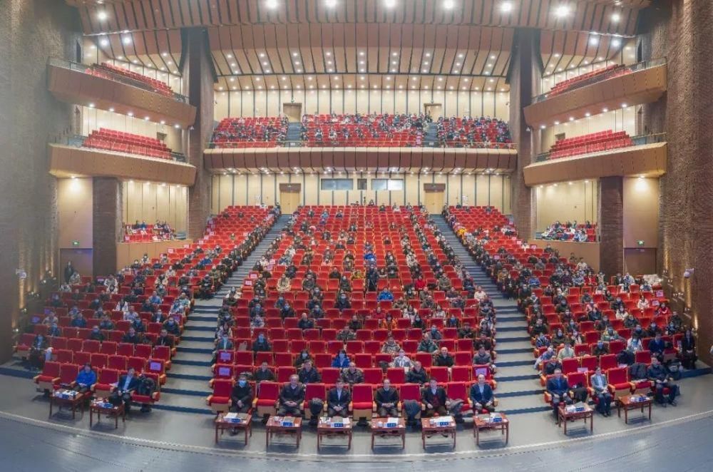 这所“一流大学”打破导师终身制！