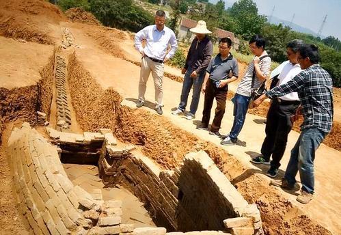  发现|青台遗址发现九个瓮棺，专家经过研究，破解了它背后隐藏的秘密