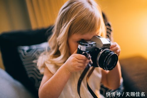 2020年女孩最佳取名:带诗字的大气女孩名字