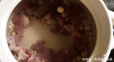 调味品|尽量不要给宝宝喝3种汤，可能会影响宝宝生长，餐桌上还比较常见！