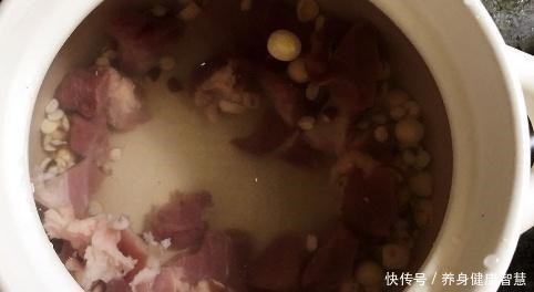 调味品|尽量不要给宝宝喝3种汤,可能会影响宝宝生长,餐桌上还比较常见!