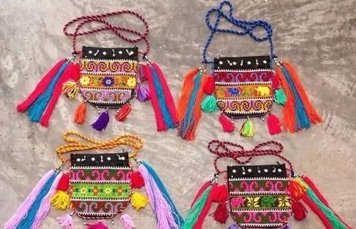 再丑的包包都能用流苏拯救，闲置旧包这样改造，比新买的还美