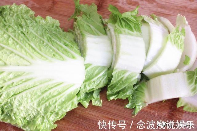 白菜|才知道,白菜炖豆腐一直都做错了,教您新做法,上桌汤汁都不剩
