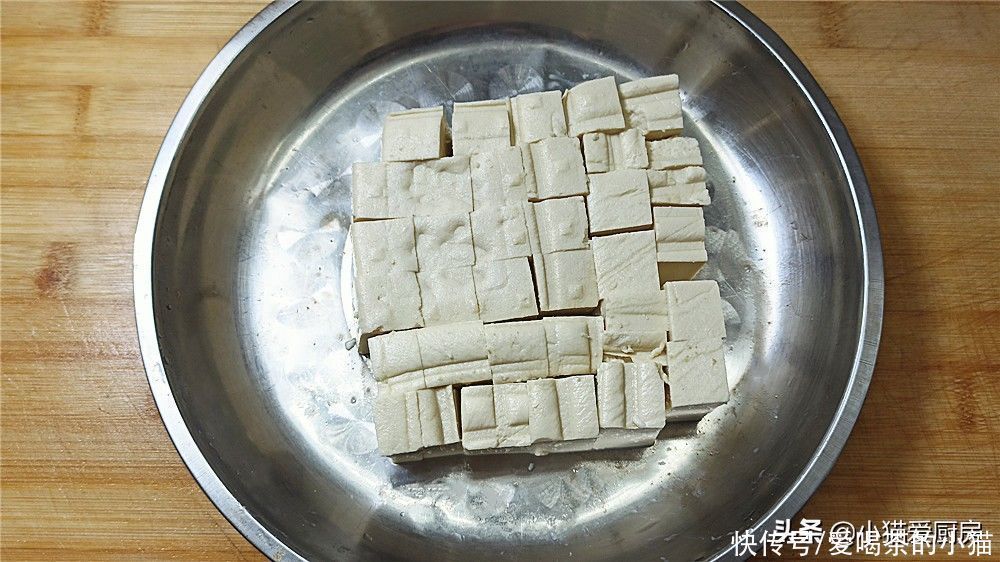 搅拌均匀|教你豆腐和鸡蛋新吃法,味道鲜美,制作简单,一星期吃几次不嫌腻