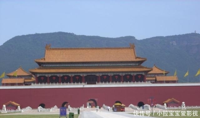 佩戴|别让电视剧骗了,清朝妃嫔佩戴的白领子不是为好看,原来另有其用