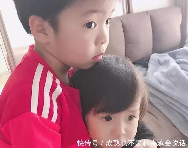 弟弟妹妹|双胞胎哥哥成“宠妹狂魔”,妹妹想吃啥都行,饺子面条随便挑