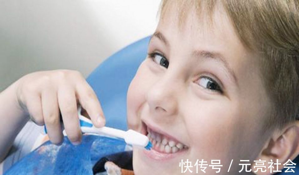 芳芳|7岁的我有一个女孩,奶奶说这是祝福的表示,医生的责备感到羞愧