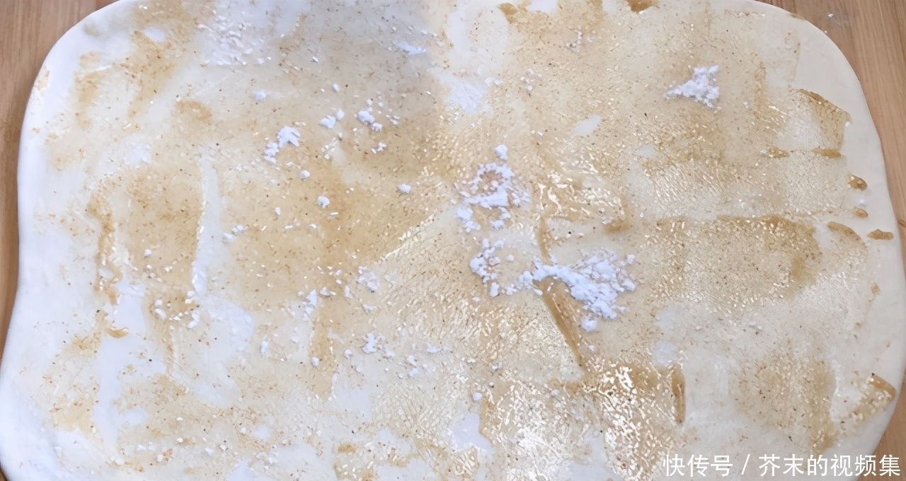 面粉做的小零食，芝麻脆饼，酥香多层，满口留香，喜欢吃的来收藏