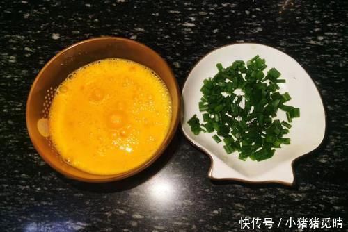 鸡蛋别只会炒番茄,加它一起炒,味道鲜得没话说,吃一次就忘不掉