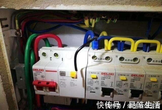 零线|漏保不间断跳闸,把零线跟火线相碰之后就不跳了,是什么原因!