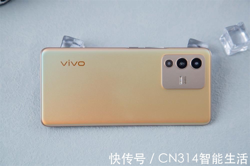 手机|vivo S12 Pro首发评测：从前置人像到全面出色，S系列正进入新赛道