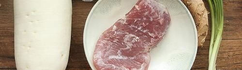  白萝卜|传统萝卜丸子大都是炸的，一点儿都不油腻，鲜香劲道，好吃又营养