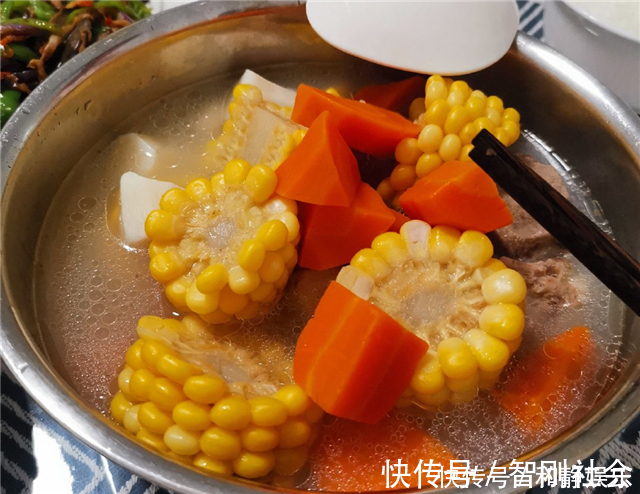 家里来客人，我主动花三小时下厨招待，上桌后婆婆觉得倍有面子！