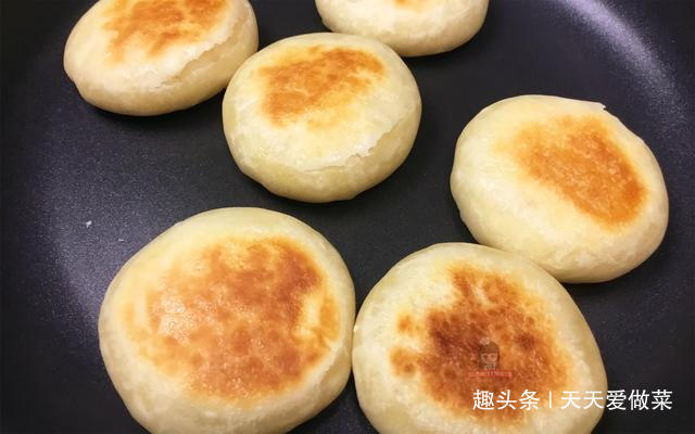 外皮酥脆，柔软蓬松的老式小酥饼，做法比例详细，比买的好吃