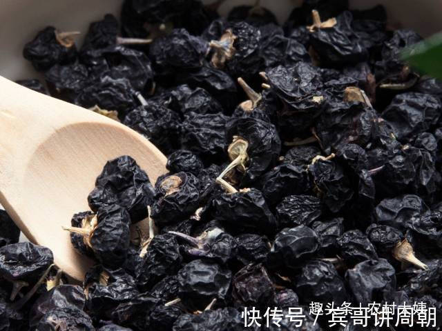 子宫|女性常吃此物,排出子宫毒素污血,远离妇科病,50岁不显老