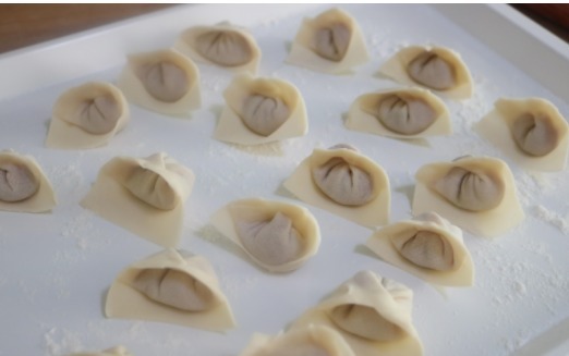 自己做的馄饨皮,包出来的馄饨就是不一样,比外面卖的好吃太多!