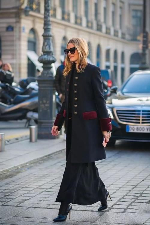 黑色大衣+3种颜色，不仅能够打破沉闷感，还能展现高级感