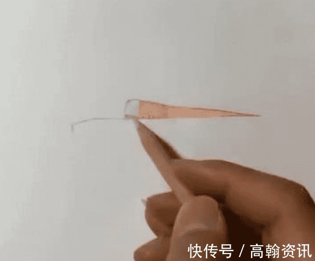 人民币!美术生终于对人民币“下手”了,当他画完阴影后,真假傻傻分不清