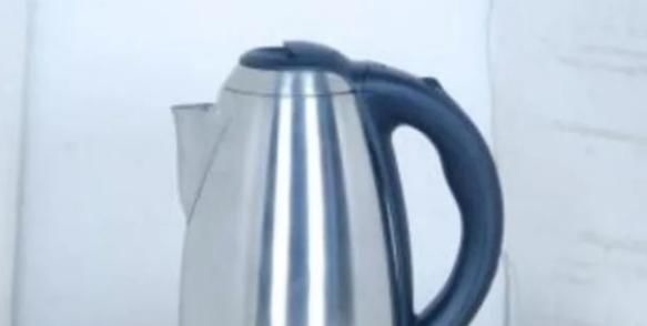 内壁|电热水壶烧水比塑料还毒学会这三招,烧水比矿泉水还要干净