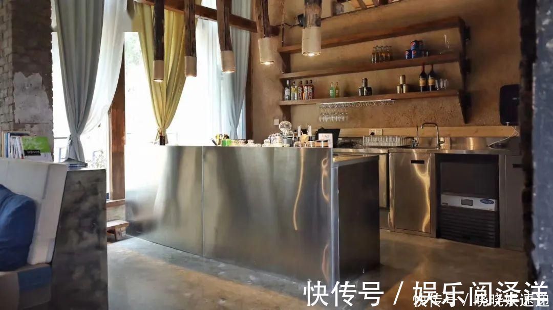 在乡下改造一个小院，种菜养花天天都是乡村田园梦，生活如此惬意