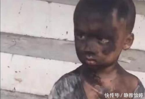 放学|幼儿园放学,俩“煤球”一直无人认领,亲妈崩溃足足找了10分钟