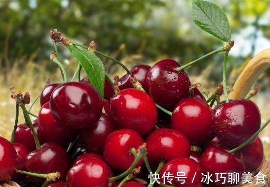 桃子|女性再节俭，也要多吃4种“土燕窝”，活血美容，60不显老