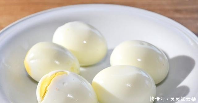 煮鸡蛋,用冷水还是热水很多朋友弄反,难怪鸡蛋不好剥皮还不香