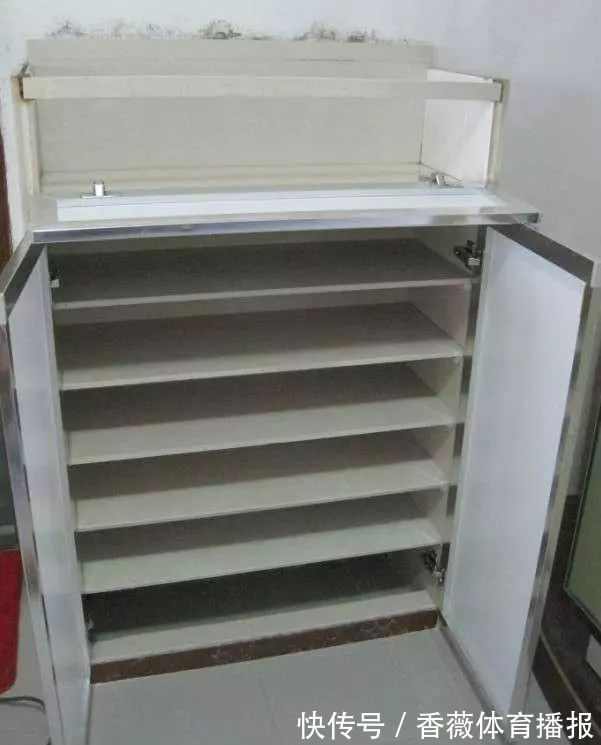 瓷砖|婆婆在客厅用瓷砖做了个鞋柜,完工后效果非常好,上门的人多