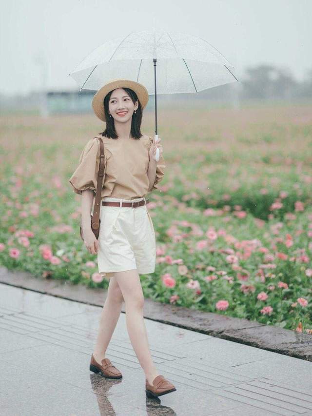 平底鞋|小个子和微胖穿搭如何避雷?条纹衫搭配半身裙,能提升气质还洋气