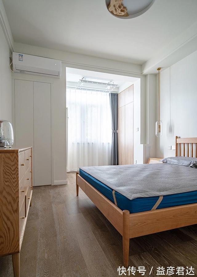 墙面|54㎡一居,书房在餐厅里,现代简约风+原木家居,温馨有颜值,服