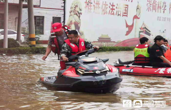 李文洁|风雨面前“鲁豫”并肩 东营这支救援队的身影暖“爆”了！