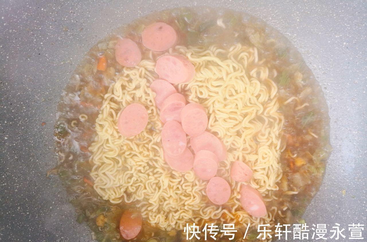 芝士片|泡面这样做,配上香浓芝士,美味又可口