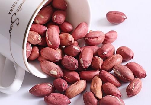 早晨起床后吃点花生，坚持一个月，3个好处意想不到，早知早受益