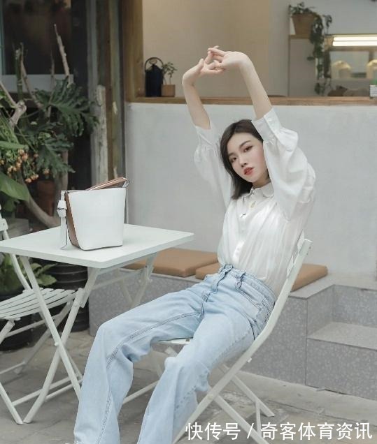 穿搭 简单之中的高级，极简风格的穿搭了解一下，清新脱俗很是时尚！