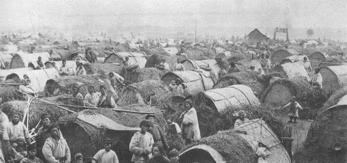 下图为住|清朝末的人们遭遇大水灾是怎么活的,罕见老照片